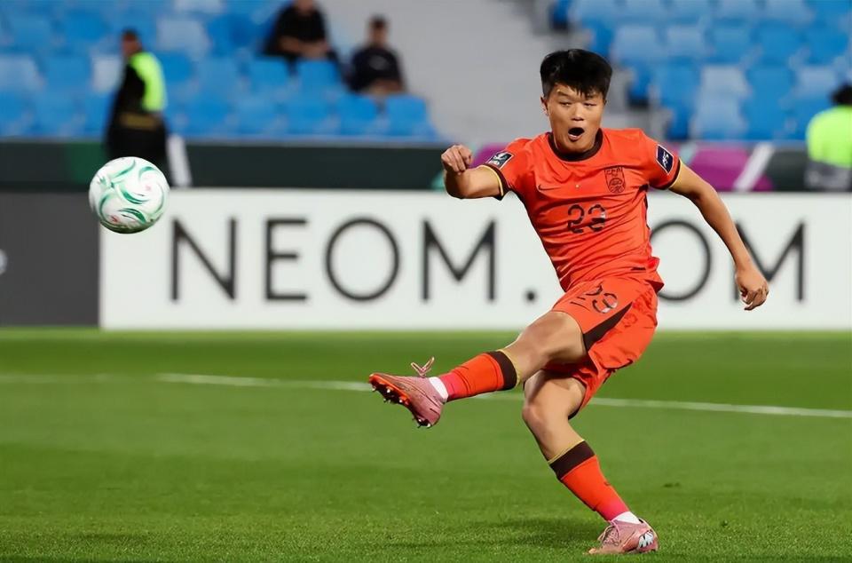 星空体育app-足协立功！国足新星曝光赢球秘诀，中超锻炼价值大，宋凯收到回报